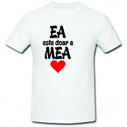 Tricou imprimat,Ea este...